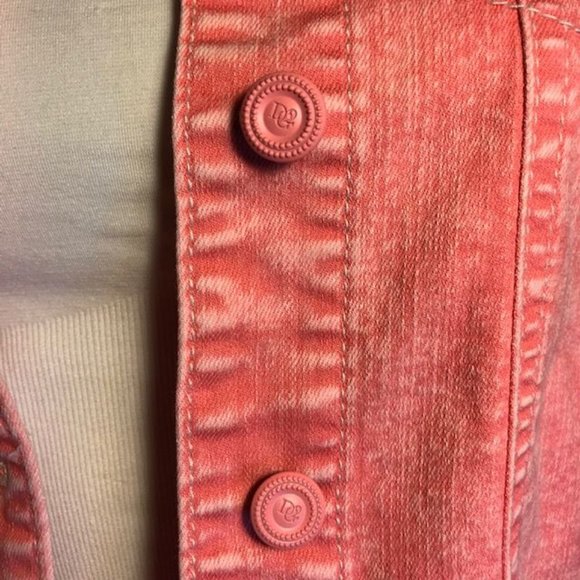 DG2 Snow Wash Ruffle Hem Stretch Denim Jacket - Picture 10 of 14